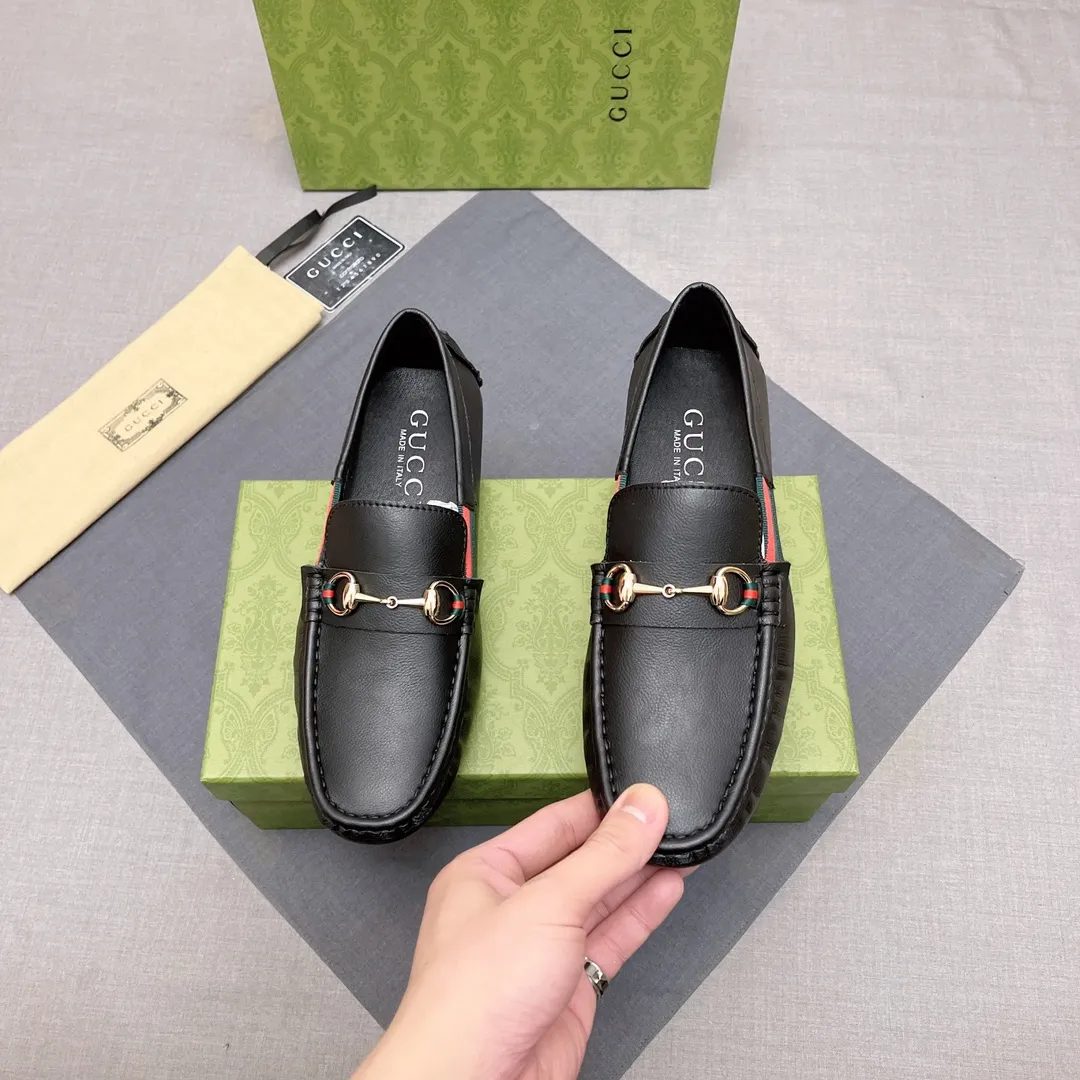 p400 GUCCI, Gucci official flagship store original casual beanie shoes ~ Four Seasons Trendy Shoes 👟》New version at the counter, Gucci 1:1 high-quality workmanship, upper: imported pebbled calfskin, genuine sweat-absorbent pigskin lining, fashionable lazy business style design, casual loafers, running shoes are perfect for young people. British fashion boots 😍 Equipped with original raw rubber wear-resistant outsole, absolutely high-end and classy, ​​suitable for drivers only 🚗 A must-have for fashionable men, standard code 37-45 No. 071